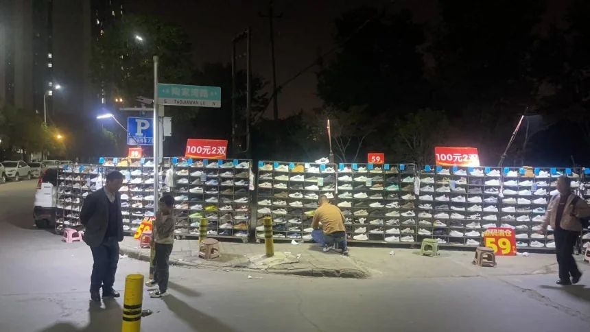 莆田鞋清仓大甩卖了，电商税来临，地摊销货